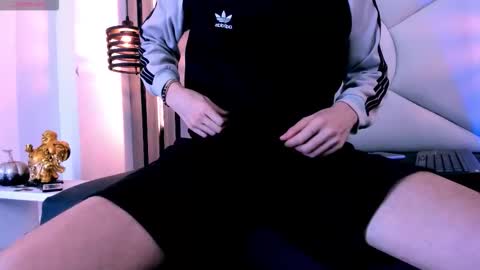 johnsonisaac94  online show from January 2026 03:54:02 AM