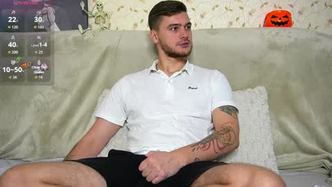 Snapshot of johnstoneisland chatting on October 2025 01:03:02 PM John online show from October 2025 01:03:02 PM