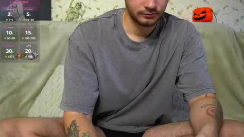 Snapshot of johnstoneisland chatting on November 2025 07:52:02 AM John online show from November 2025 07:52:02 AM