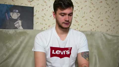 Snapshot of johnstoneisland chatting on November 2025 09:35:01 AM John online show from November 2025 09:35:01 AM