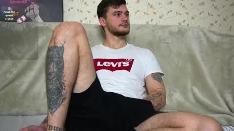 Snapshot of johnstoneisland chatting on December 2025 09:58:01 AM John online show from December 2025 09:58:01 AM