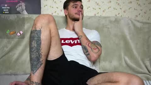 Snapshot of johnstoneisland chatting on December 2025 09:23:02 PM John online show from December 2025 09:23:02 PM