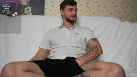 Snapshot of johnstoneisland chatting on December 2025 08:09:02 AM John online show from December 2025 08:09:02 AM