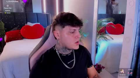 Snapshot of johny_multicum chatting on September 2025 09:14:01 PM Johny online show from September 2025 09:14:01 PM