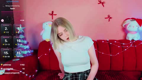 Snapshot of joice_queen chatting on December 2024 02:47:02 AM Paula online show from December 2024 02:47:02 AM