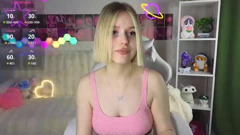 Snapshot of joice_queen chatting on February 2025 04:25:01 AM Paula online show from February 2025 04:25:01 AM