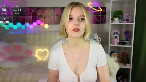 Snapshot of joice_queen chatting on February 2025 01:16:02 AM Paula online show from February 2025 01:16:02 AM