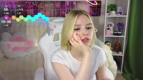 Snapshot of joice_queen chatting on March 2025 05:57:01 AM Paula online show from March 2025 05:57:01 AM