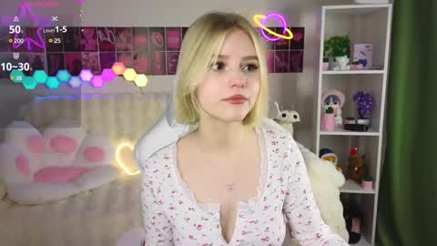 Snapshot of joice_queen chatting on March 2025 11:33:01 PM Paula online show from March 2025 11:33:01 PM