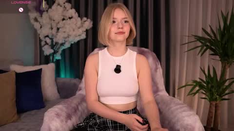 Snapshot of joice_queen chatting on September 2025 02:22:02 AM Paula online show from September 2025 02:22:02 AM