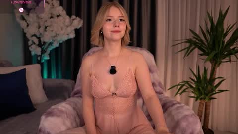 Snapshot of joice_queen chatting on September 2025 02:46:02 AM Paula online show from September 2025 02:46:02 AM