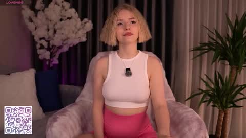 Snapshot of joice_queen chatting on October 2025 02:42:01 AM Paula online show from October 2025 02:42:01 AM