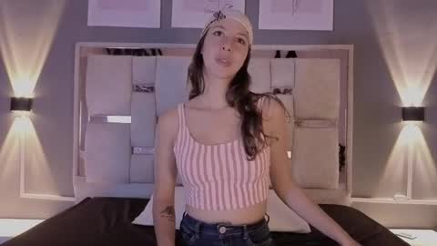 jolie_lov online show from November 2025 02:27:01 PM