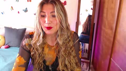 Snapshot of jolie_mature_ chatting on January 2025 08:35:01 PM Jolie Mature online show from January 2025 08:35:01 PM