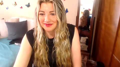 Snapshot of jolie_mature_ chatting on October 2025 09:37:01 PM Jolie Mature online show from October 2025 09:37:01 PM