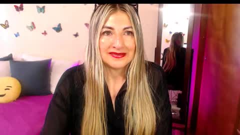 Snapshot of jolie_mature_ chatting on November 2025 08:09:02 PM Jolie Mature online show from November 2025 08:09:02 PM