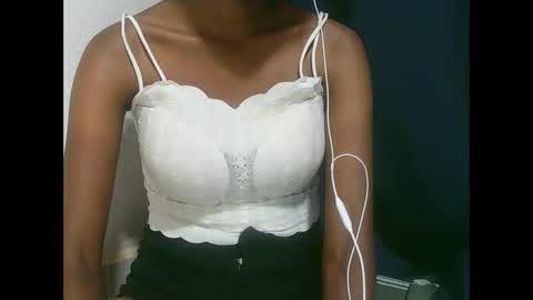 joliekah27 online show from February 2026 11:30:02 PM