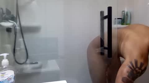 Snapshot of jomorales2024 chatting on October 2025 10:35:02 AM JMorales online show from October 2025 10:35:02 AM