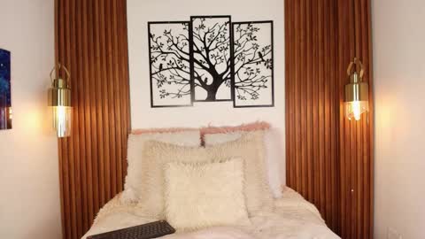 Jonas  online show from February 2026 04:00:01 AM