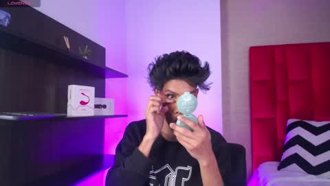 Jonas  online show from March 2026 04:50:02 AM