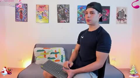 Instagram jonathanfit14 online show from December 2025 10:15:01 PM