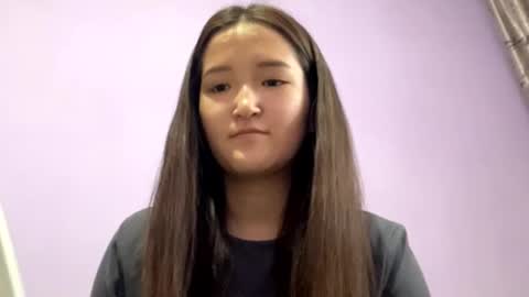 Snapshot of joniedanielsen chatting on November 2025 10:03:01 AM Emma online show from November 2025 10:03:01 AM