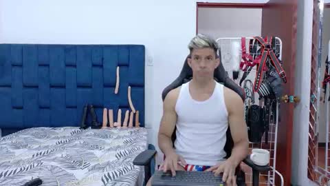 jose_rumbero91 online show from December 2025 12:20:01 PM