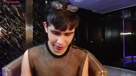 joshua_saenz_ online show from April 2026 02:15:01 AM