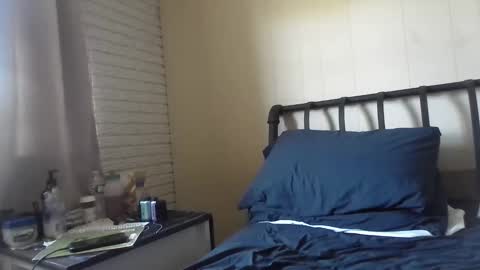 kizzleJay online show from May 2026 04:48:02 PM