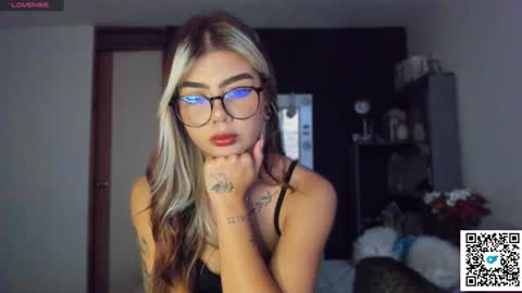 josephine   independent model    online show from January 2025 10:40:01 PM