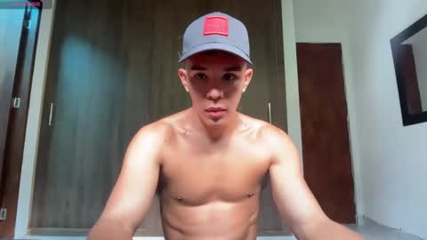 Im Jouliano online show from November 2025 08:08:02 PM