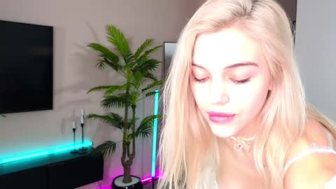 Snapshot of joybunny chatting on February 2025 09:15:01 AM joybunny online show from February 2025 09:15:01 AM