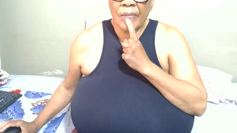 Snapshot of joycemando chatting on June 2026 09:36:02 AM DairyQueen online show from June 2026 09:36:02 AM