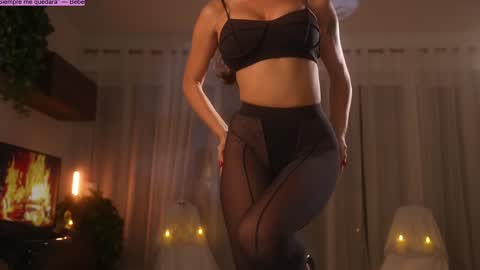 Jennifer Diaz online show from November 2025 07:27:01 PM