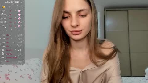 Snapshot of ju_lii chatting on December 2025 03:30:01 PM Julia and Julia online show from December 2025 03:30:01 PM