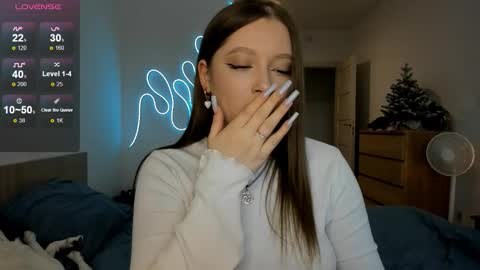 Snapshot of ju_lii chatting on January 2026 01:05:02 PM Julia and Julia online show from January 2026 01:05:02 PM