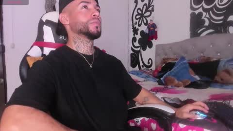 Snapshot of juan_bruce chatting on October 2025 08:40:02 PM juan online show from October 2025 08:40:02 PM