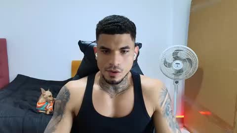 juan_gomez_1 online show from November 2025 12:10:01 AM