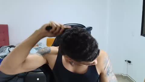 juan_gomez_1 online show from November 2025 12:58:01 AM