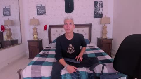 J U A N   L O V E R S online show from December 2024 01:09:02 PM