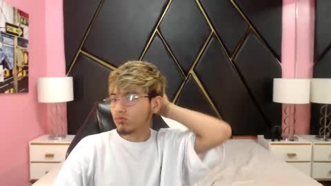 juan_saul1 online show from April 2026 12:29:02 PM