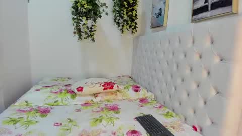 Snapshot of juana_naranjo chatting on June 2026 12:22:01 PM juana_naranjo online show from June 2026 12:22:01 PM