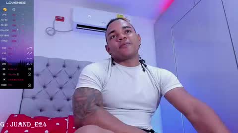 independent model online show from February 2025 04:04:01 AM