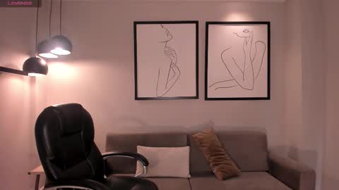 Juanita Clay online show from November 2025 11:58:01 AM