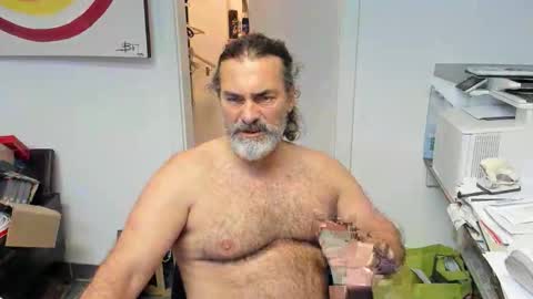 Giovanni50pro online show from December 2025 04:02:02 PM