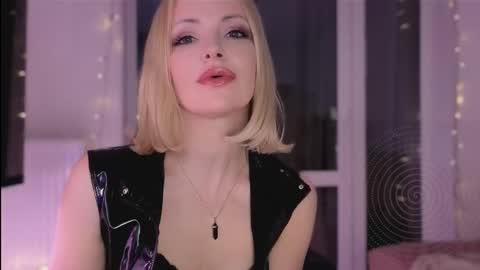 Snapshot of jugoddess chatting on February 2026 07:04:01 PM Goddess Julia online show from February 2026 07:04:01 PM