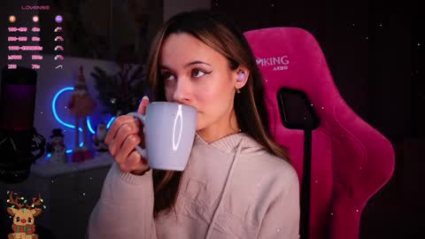 Snapshot of juicy___angel chatting on December 2024 06:49:01 PM Angelina online show from December 2024 06:49:01 PM