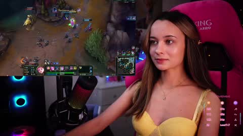 Snapshot of juicy___angel chatting on February 2025 10:53:02 PM Angelina online show from February 2025 10:53:02 PM