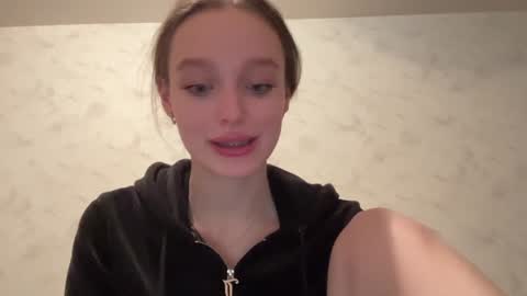 Snapshot of juicy_angels chatting on January 2025 04:19:01 PM alexa online show from January 2025 04:19:01 PM