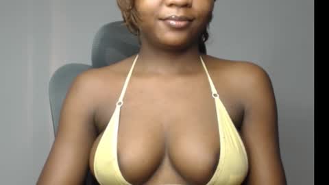 Snapshot of juicy_plumx chatting on November 2025 03:56:02 PM Wet Baddie online show from November 2025 03:56:02 PM